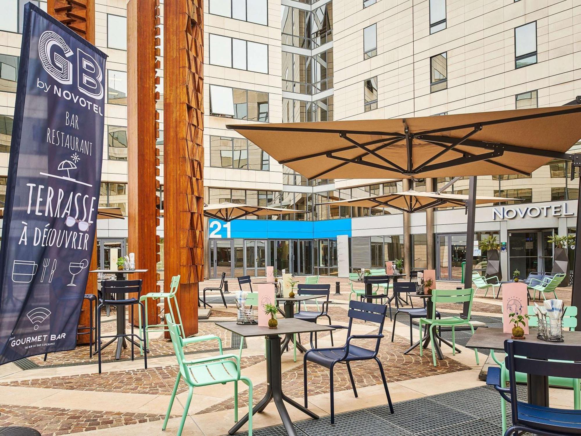 Novotel Paris Rueil Malmaison Exterior foto